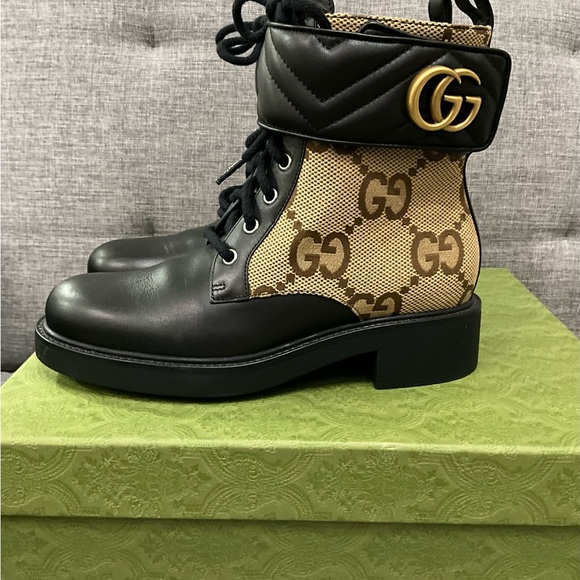 Gucci Women's 38.5 Black Brown GG Lace Up Combat Boots Booties - Picture 3 of 6